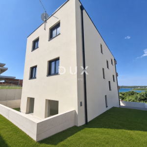 ISTRA, MEDULIN - Novogradnja, useljivo, dvorište 140m2 s pogledom na more