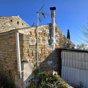 ISTRA, MOMJAN – AUTENTIČNA KAMENA KUĆA S PROJEKTOM RENOVACIJE