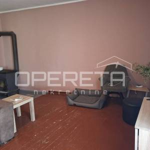 Istra, Momjan – kuća na tri etaže s otvorenim pogledom i dvorištem