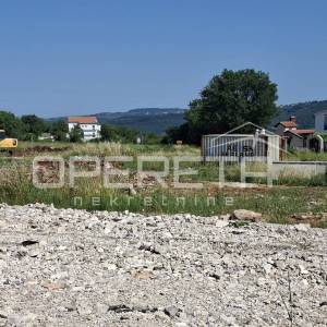 Istra, Momjan okolica – zemljište s građevinskom dozvolom 657 m2