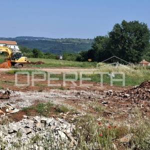 Istra, Momjan okolica – zemljište s građevinskom dozvolom 657 m2