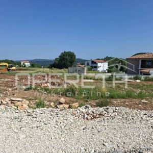Istra, Momjan okolica – zemljište s građevinskom dozvolom 657 m2