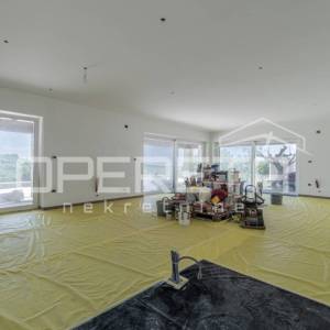Istra, Momjan- Samostojeća kuća, s predivnim otvorenim pogledom