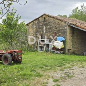 ISTRA, MOTOVUN - Kamena kuća s pogledom za adaptaciju