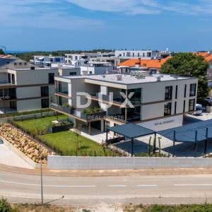 ISTRA, NOVIGRAD - Stan s vrtom u luksuznoj novogradnji
