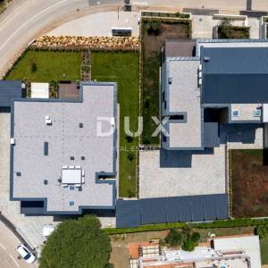 ISTRA, NOVIGRAD - Stan s vrtom u luksuznoj novogradnji