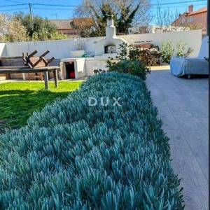 ISTRA, PEROJ - Moderna vila s karakterom