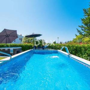 ISTRA, POREČ – Ekskluzivna dvojna kuća s bazenom i jacuzzijem nadomak Poreča