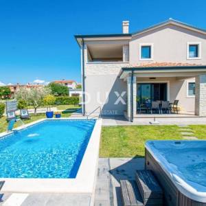 ISTRA, POREČ – Ekskluzivna dvojna kuća s bazenom i jacuzzijem nadomak Poreča