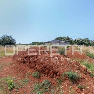 Istra, Poreč okolica-građevinsko zemljište s dozvolom za dvojnu kuću
