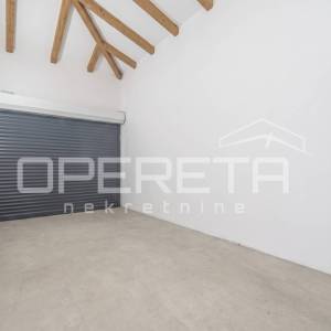 Istra, Poreč okolica – kuća s bazenom i otvorenim pogledom na more