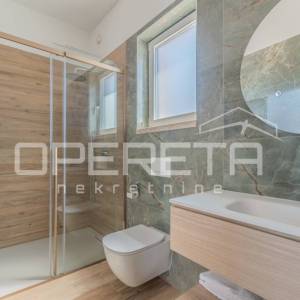 Istra, Poreč okolica – kuća s bazenom i otvorenim pogledom na more