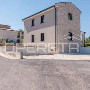 Istra, Poreč okolica – mediteranska kuća s bazenom i privatnošću