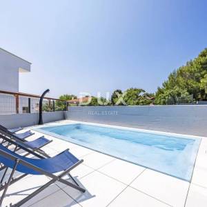 ISTRA, PREMANTURA - Dvojna luksuzna vila, nadomak prirodnih plaža