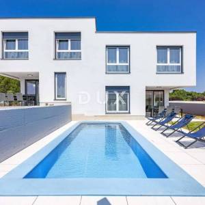 ISTRA, PREMANTURA - Dvojna luksuzna vila, nadomak prirodnih plaža