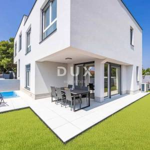 ISTRA, PREMANTURA - Dvojna luksuzna vila, nadomak prirodnih plaža