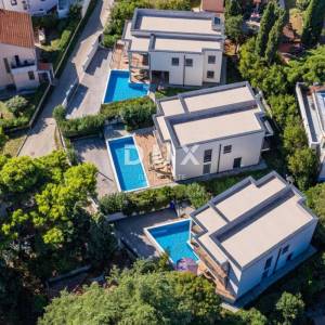 ISTRA, PREMANTURA – Ekskluzivna moderna vila s bazenom i pogledom na more, svega nekoliko koraka od najljepših plaža južne Istr...