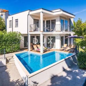 ISTRA, PREMANTURA – Ekskluzivna moderna vila s bazenom i pogledom na more, svega nekoliko koraka od najljepših plaža južne Istr...