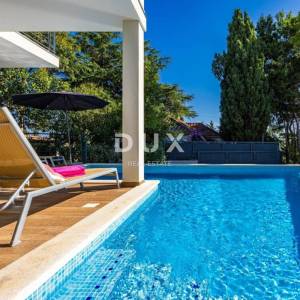 ISTRA, PREMANTURA – Ekskluzivna moderna vila s bazenom i pogledom na more, svega nekoliko koraka od najljepših plaža južne Istr...