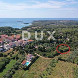 ISTRA, PREMANTURA Građevinsko zemljište 200 metara od mora! PRILIKA ZA INVESTICIJU!