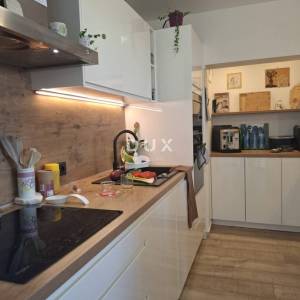 ISTRA, PULA - Potpuno renoviran stan 52 m² s velikim spremištem