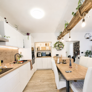 ISTRA, PULA - Potpuno renoviran stan 52 m² s velikim spremištem