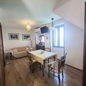 ISTRA, ROVINJ - Kuća s apartmanima prvi red do mora