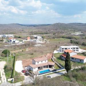 ISTRA, ROVINJ - Novoizgrađena katnica s bazenom nedaleko Rovinja