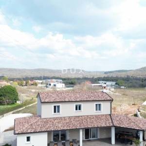 ISTRA, ROVINJ - Novoizgrađena katnica s bazenom nedaleko Rovinja
