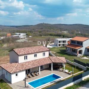 ISTRA, ROVINJ - Novoizgrađena katnica s bazenom nedaleko Rovinja