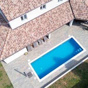 ISTRA, ROVINJ - Novoizgrađena katnica s bazenom nedaleko Rovinja