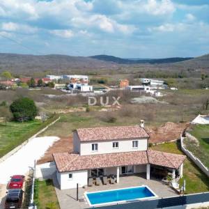 ISTRA, ROVINJ - Novoizgrađena katnica s bazenom nedaleko Rovinja