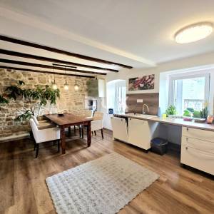 ISTRA, SVETVINČENAT - Renovirana kamena kuća s 300m2 stambene površine