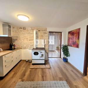 ISTRA, SVETVINČENAT - Renovirana kamena kuća s 300m2 stambene površine