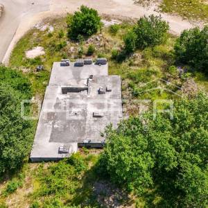 Istra, Tar-Vabriga – građevinsko zemljište s dozvolom i započetom gradnjom
