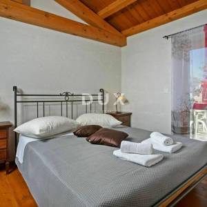 ISTRA, TINJAN - Kamena autohtona vila