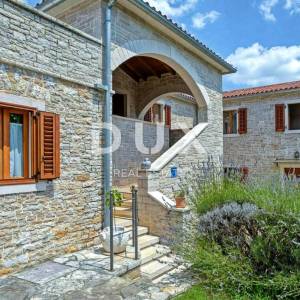 ISTRA, TINJAN - Kamena autohtona vila