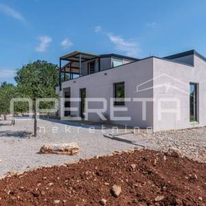 Istra, Tinjan- Kuća s dva stana