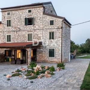 ISTRA, UMAG - Unikatna kamena vila u mirnom okruženju, svega 2km od mora