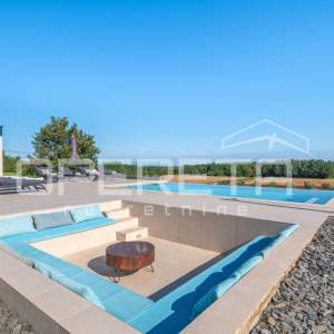 ISTRA, VIŽINADA - Moderna vila s bazenom, panoramskim pogledom i luksuznim inter
