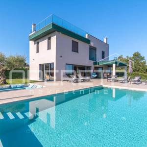 ISTRA, VIŽINADA - Moderna vila s bazenom, panoramskim pogledom i luksuznim inter