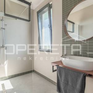 ISTRA, VIŽINADA - Moderna vila s bazenom, panoramskim pogledom i luksuznim inter