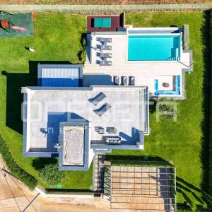 ISTRA, VIŽINADA - Moderna vila s bazenom, panoramskim pogledom i luksuznim inter