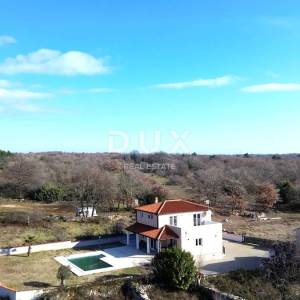 ISTRA, VODNJAN - Diskretna vila s maksimalnom privatnošću na TOP lokaciji do Fažane i Pule