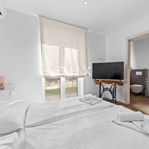 ISTRA, VOLME - Moderna vila s pogledom na more i elegantnim mediteranskim ambijentom