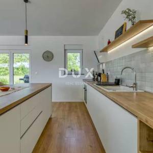ISTRA,LABIN(OKOLICA) - Moderna novogradnja s bazenom