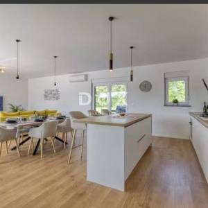 ISTRA,LABIN(OKOLICA) - Moderna novogradnja s bazenom