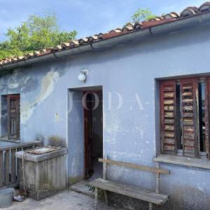 Jadranovo – kuća s pogledom na more za adaptaciju