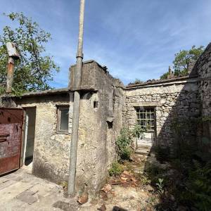 Jadranovo – kuća s pogledom na more za adaptaciju