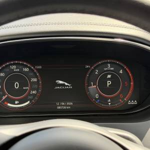 Jaguar E-Pace 2.0 D AWD S automatik. **85700** km